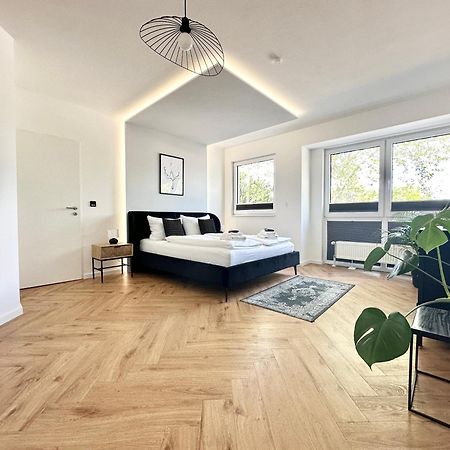 Modern Apartment - Fuer Freunde & Familien, Stadtnah, Parkplatz, E-Ladestation, Gitterbox Fuer Fahrraeder, Fitnessstudio, Digitale Gaestemappe Mit Restaurant- Und Unternehmenstipps Koblenz  Ngoại thất bức ảnh
