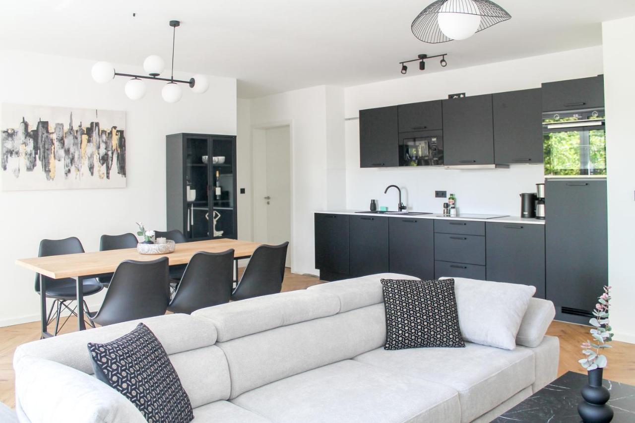 Modern Apartment - Fuer Freunde & Familien, Stadtnah, Parkplatz, E-Ladestation, Gitterbox Fuer Fahrraeder, Fitnessstudio, Digitale Gaestemappe Mit Restaurant- Und Unternehmenstipps Koblenz  Ngoại thất bức ảnh