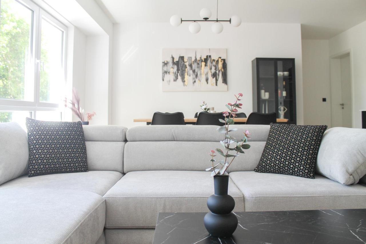 Modern Apartment - Fuer Freunde & Familien, Stadtnah, Parkplatz, E-Ladestation, Gitterbox Fuer Fahrraeder, Fitnessstudio, Digitale Gaestemappe Mit Restaurant- Und Unternehmenstipps Koblenz  Ngoại thất bức ảnh
